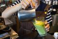 Matcha-te Te &amp; kaffi býður upp á alls konar mismunandi útfærslur af drykkjum sem innihalda hráefnið, t.d. matcha latte sem sjá má hér að ofan.