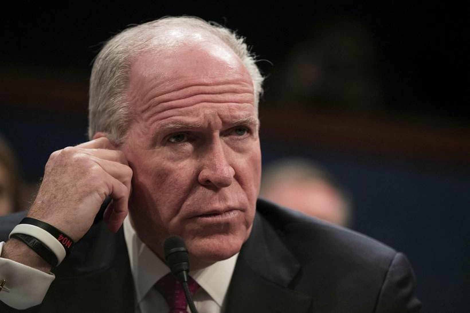 John Brennan, fyrrverandi forstjóri CIA, á fundi þingnefndarinnar í dag.