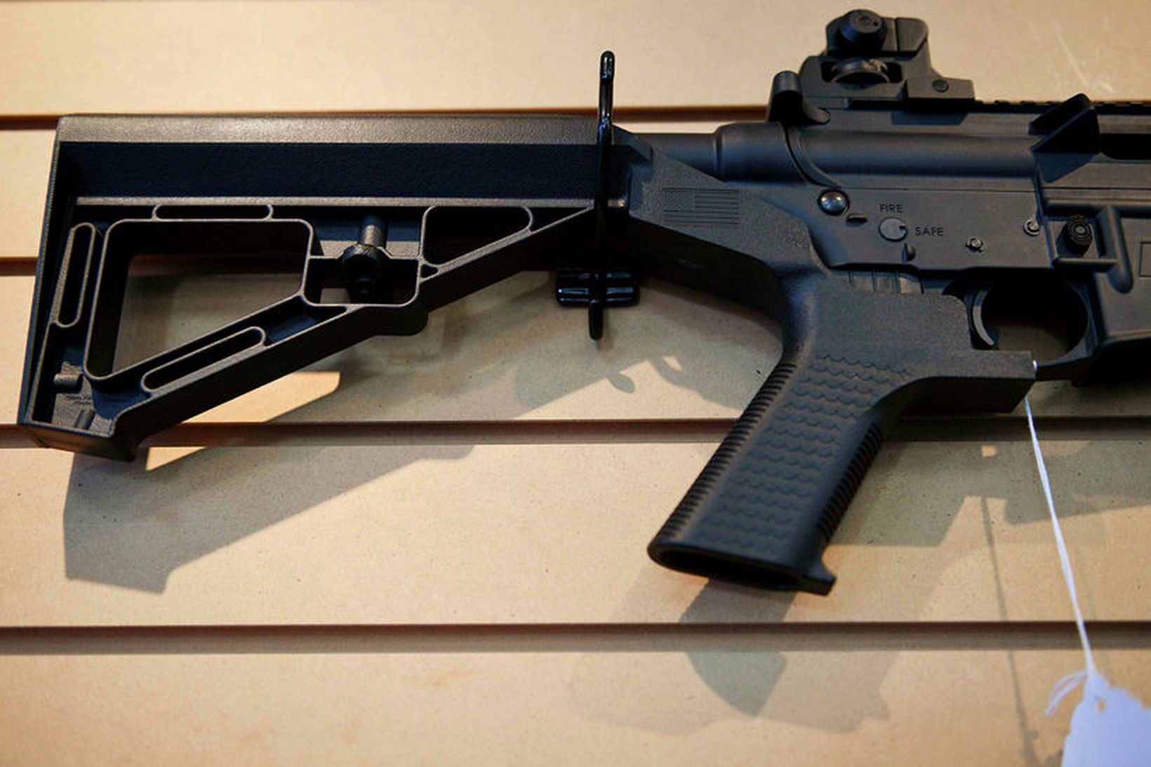 AR-15-riffill, áþekkur þeim sem breytt var í fyrra.