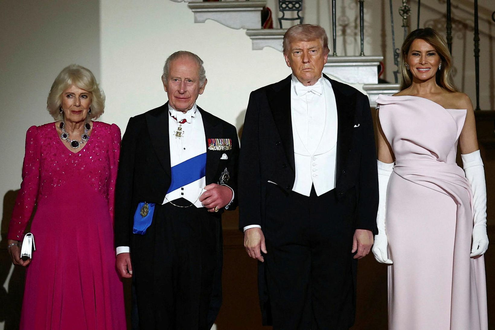 Melania Trump bar af í fokdýrum bleikum kjól