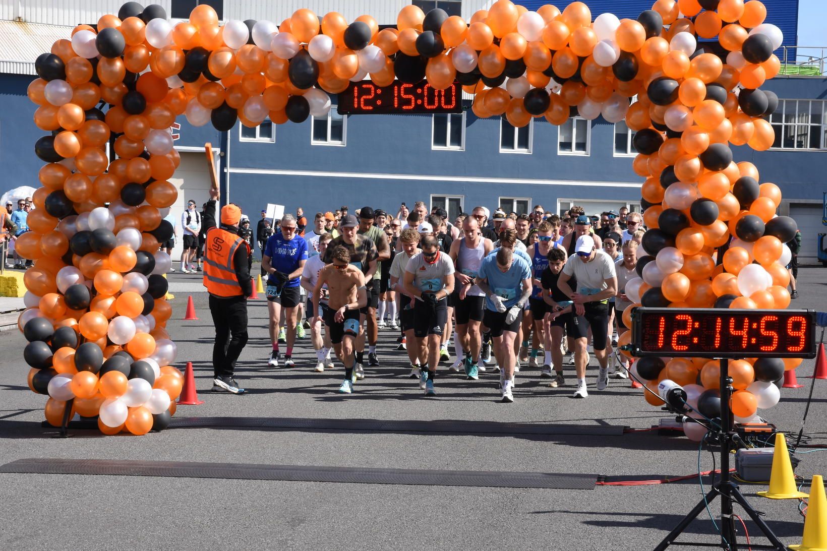 Myndir: Hlauparar streymdu til Vestmannaeyja