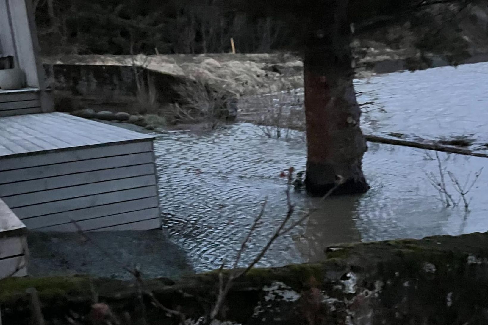 Heiða segir að mikil vinna fari í að dæla vatni …