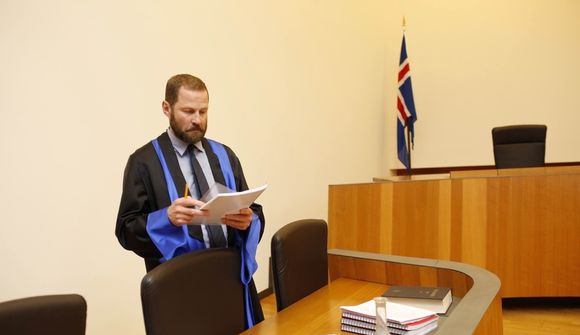 Telur umsóknir landsréttardómara ekki lögmætar