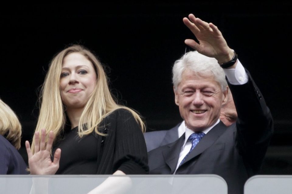 Bill Clinton og dóttir hans Chelsea Clinton voru meðal gesta.