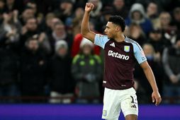 Ollie Watkins fagnar marki í leik með Aston Villa í gærkvöldi.