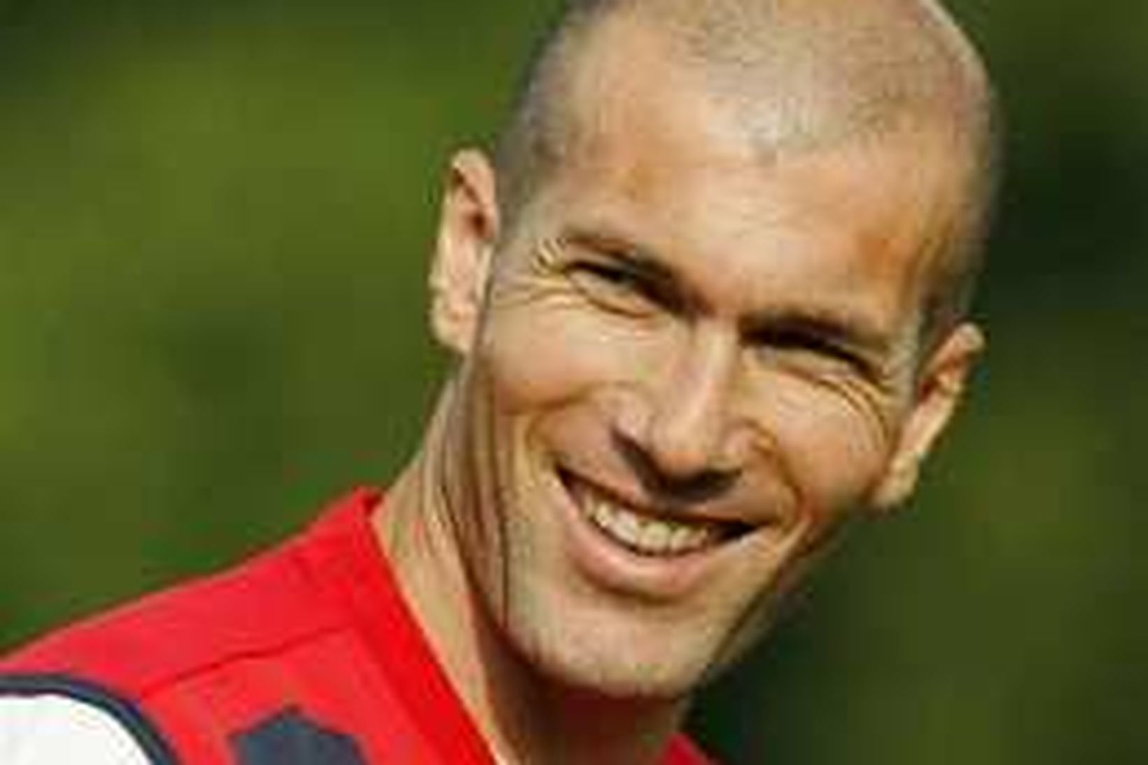 Zinedine Zidane hefur lagt knattspyrnuskóna á hilluna 34 ára gamall. …