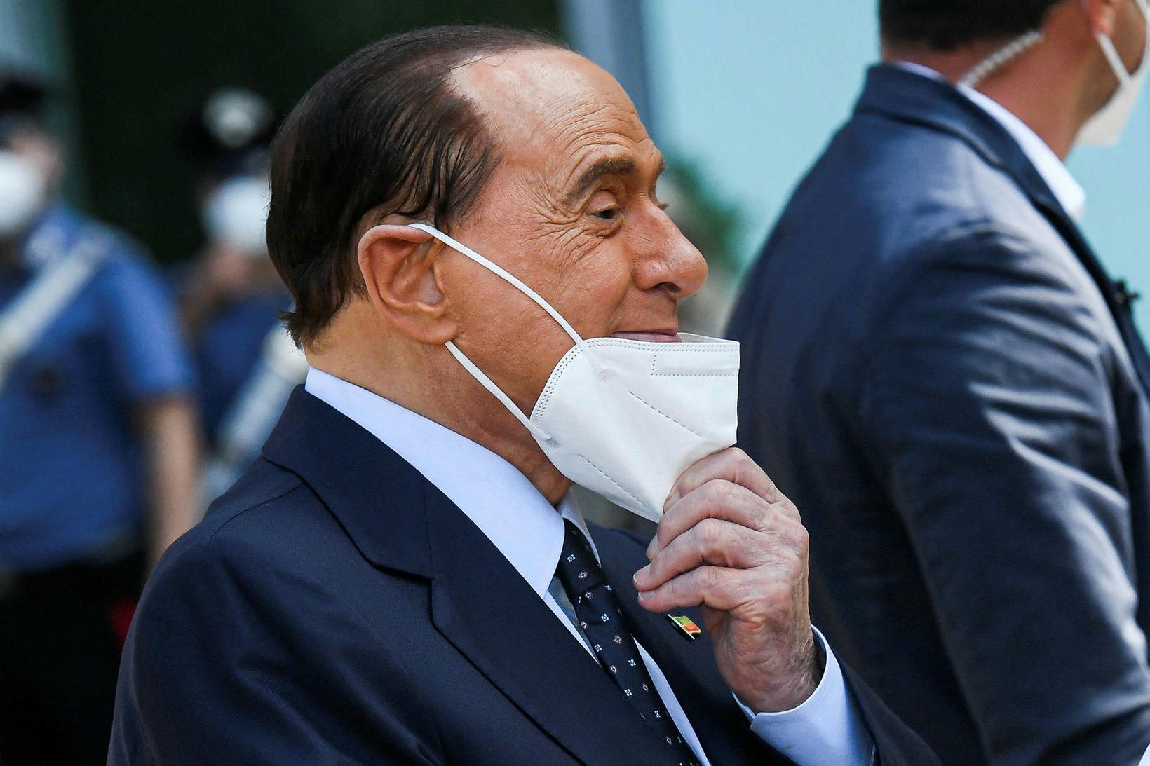 Berlusconi var lagður inn á spítala vegna Covid-sýkingar í september …