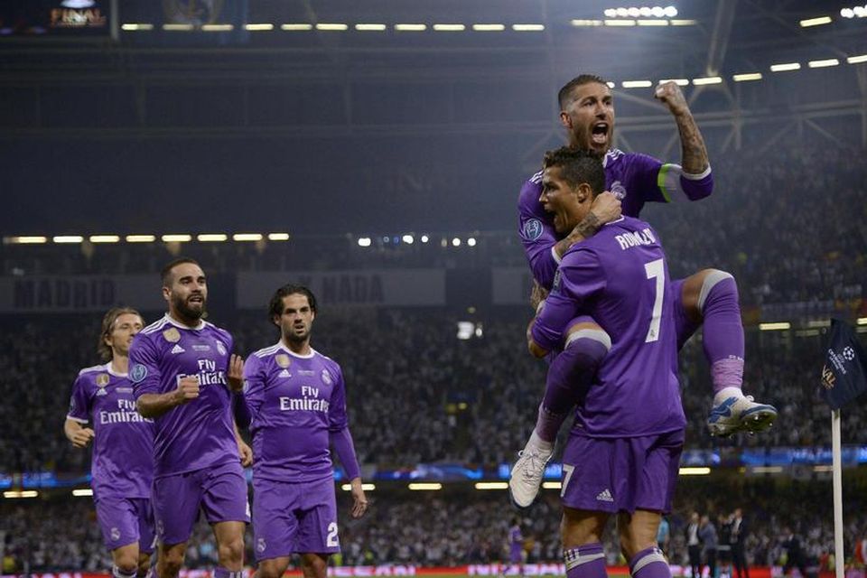 Sergio Ramos og Cristiano Ronaldo fagna ásamt liðsfélögum sínum í kvöld.