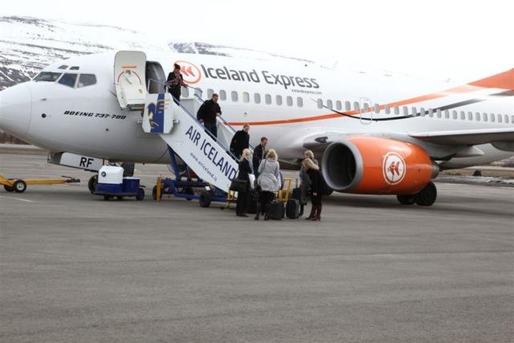 CSA sér nú um flug fyrir Iceland Express í stað …