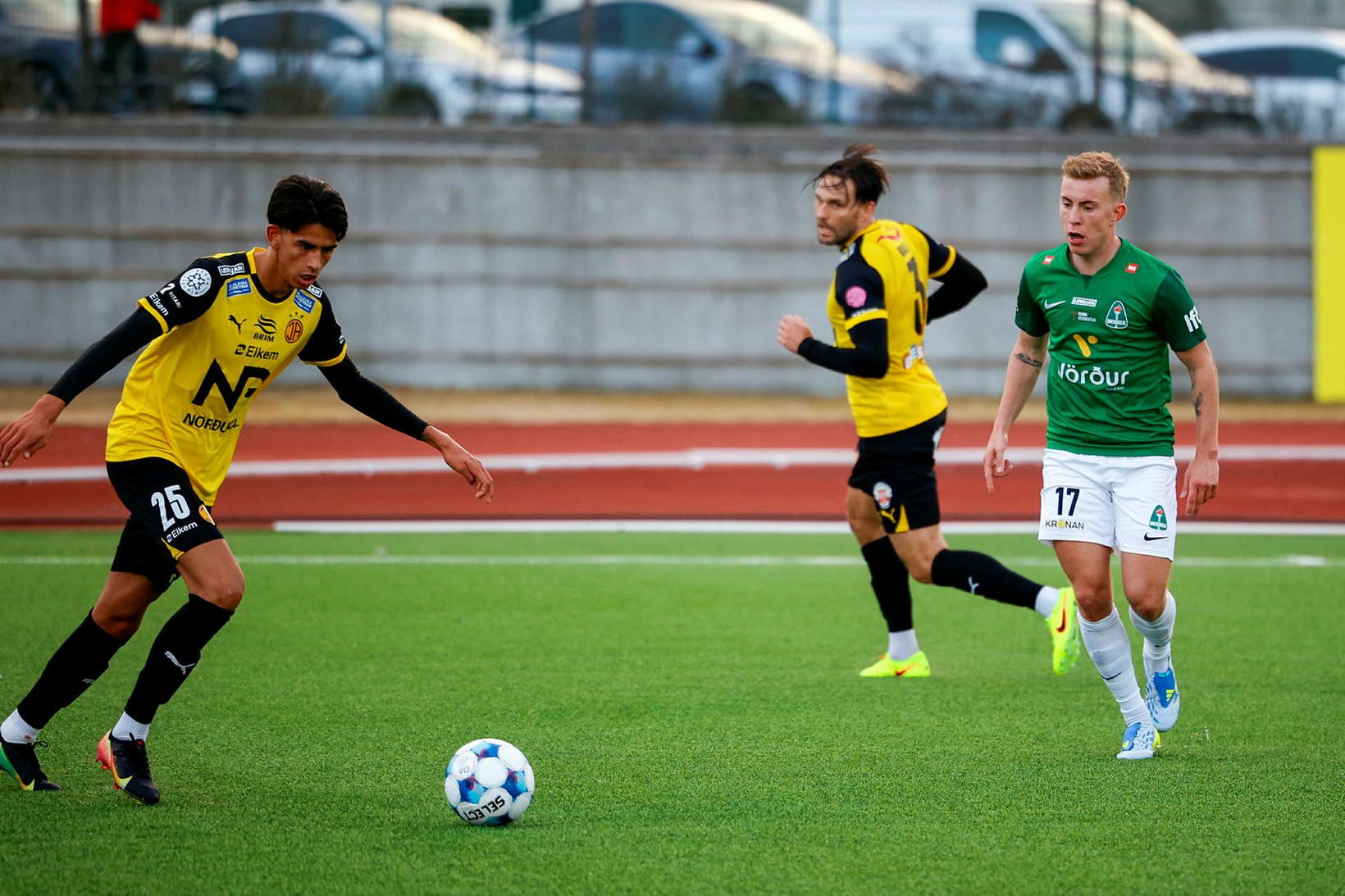 Skildu jöfn í Akraneshöllinni