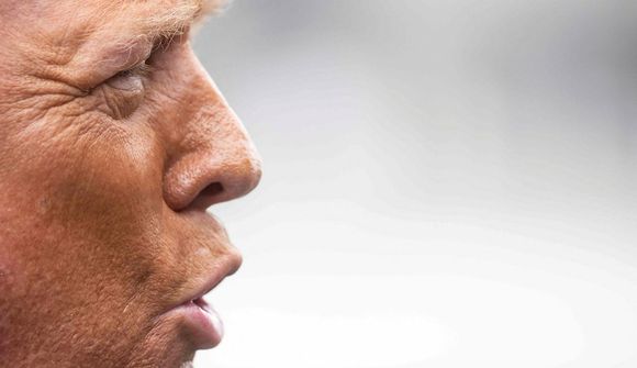 Trump hjólar í eigin stuðningsmenn