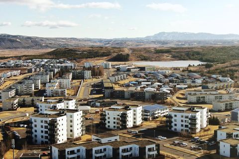 For the first time since 2014 prices of real estate is going down in the capital area.