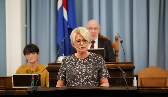 Kalla eftir 6 mánaða tekjutengdum bótum