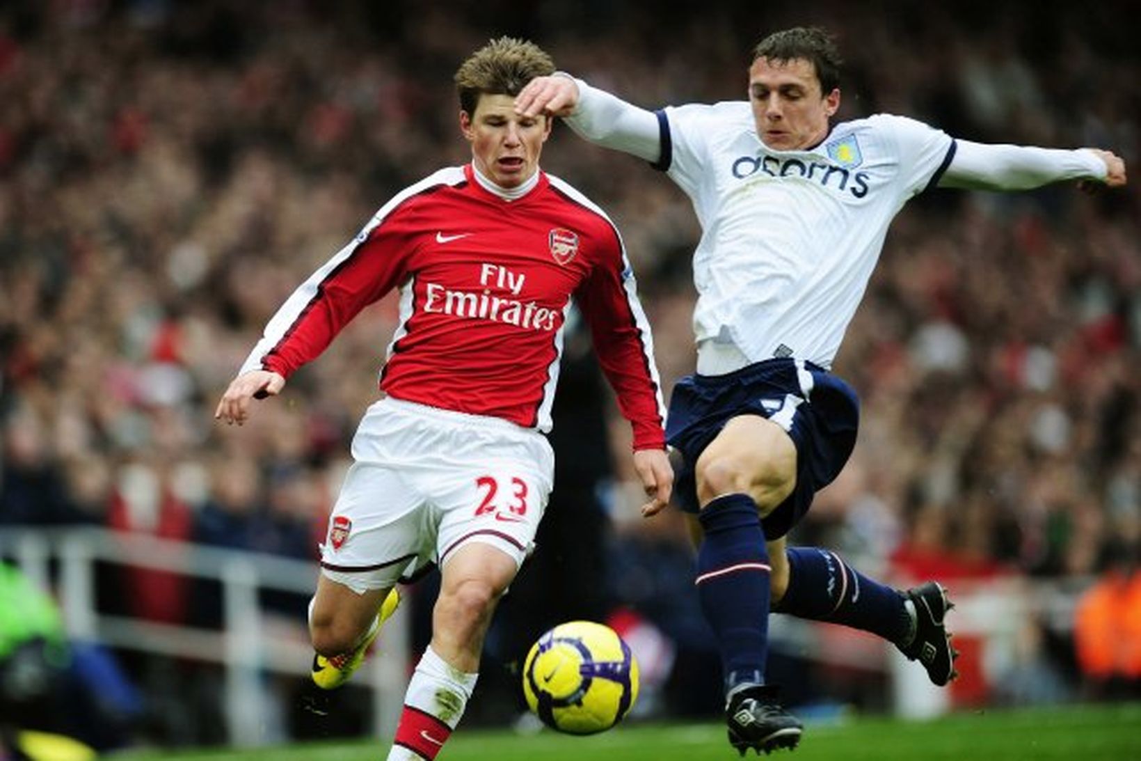 Andrei Arshavin hjá Arsenal og Stephen Warnock hjá Aston Villa …