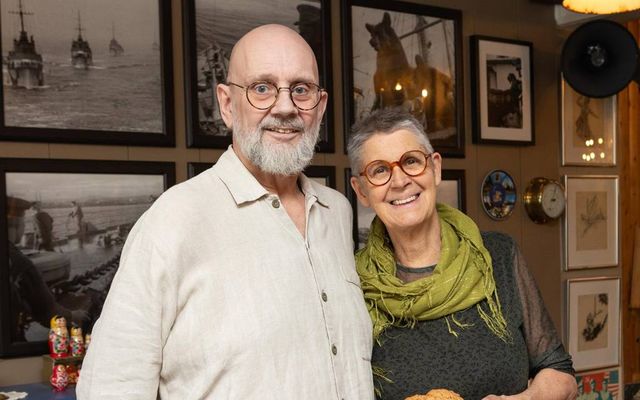 Guðjón Sigmundsson og konan hans, Magnea Sigríður Guttormsdóttir, reka Hernámssetrið að Hlöðum í Hvalfirði og …