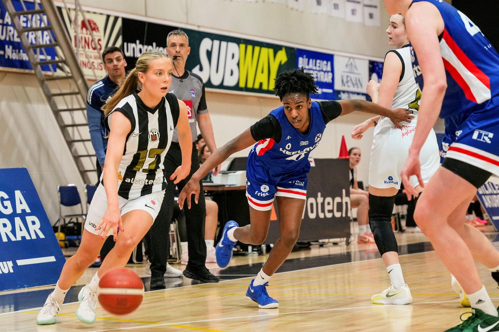 Keflavík - KR kl. 18, bein lýsing