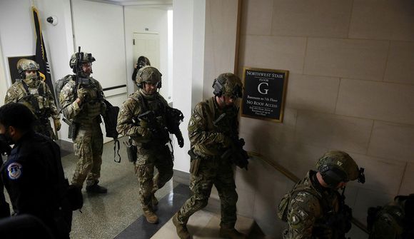 Grunur um tvær sprengjur í Washington