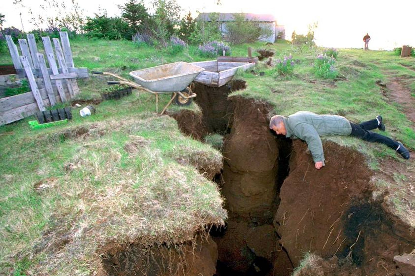 Við sumarbústað í landi Bitru í Flóa myndaðist 150 metra …
