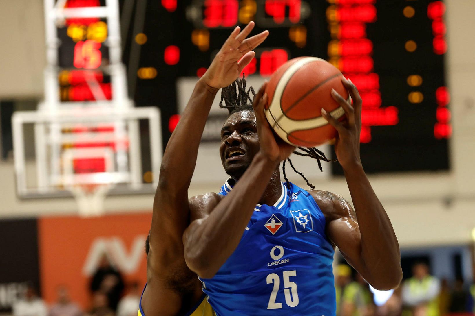 Shaquille Rombley er á leiðinni á sjúkrahús.