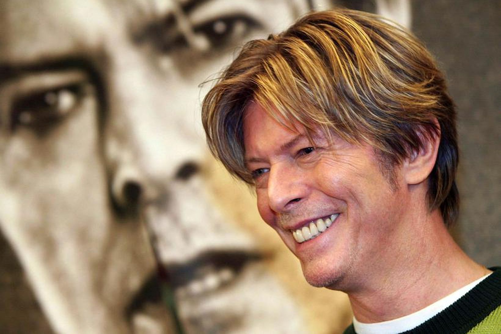David Bowie í París árið 2002.