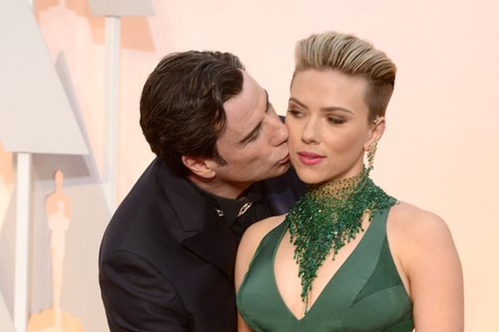 John Travolta og Scarlett Johansson á rauða dreglinum í nótt.