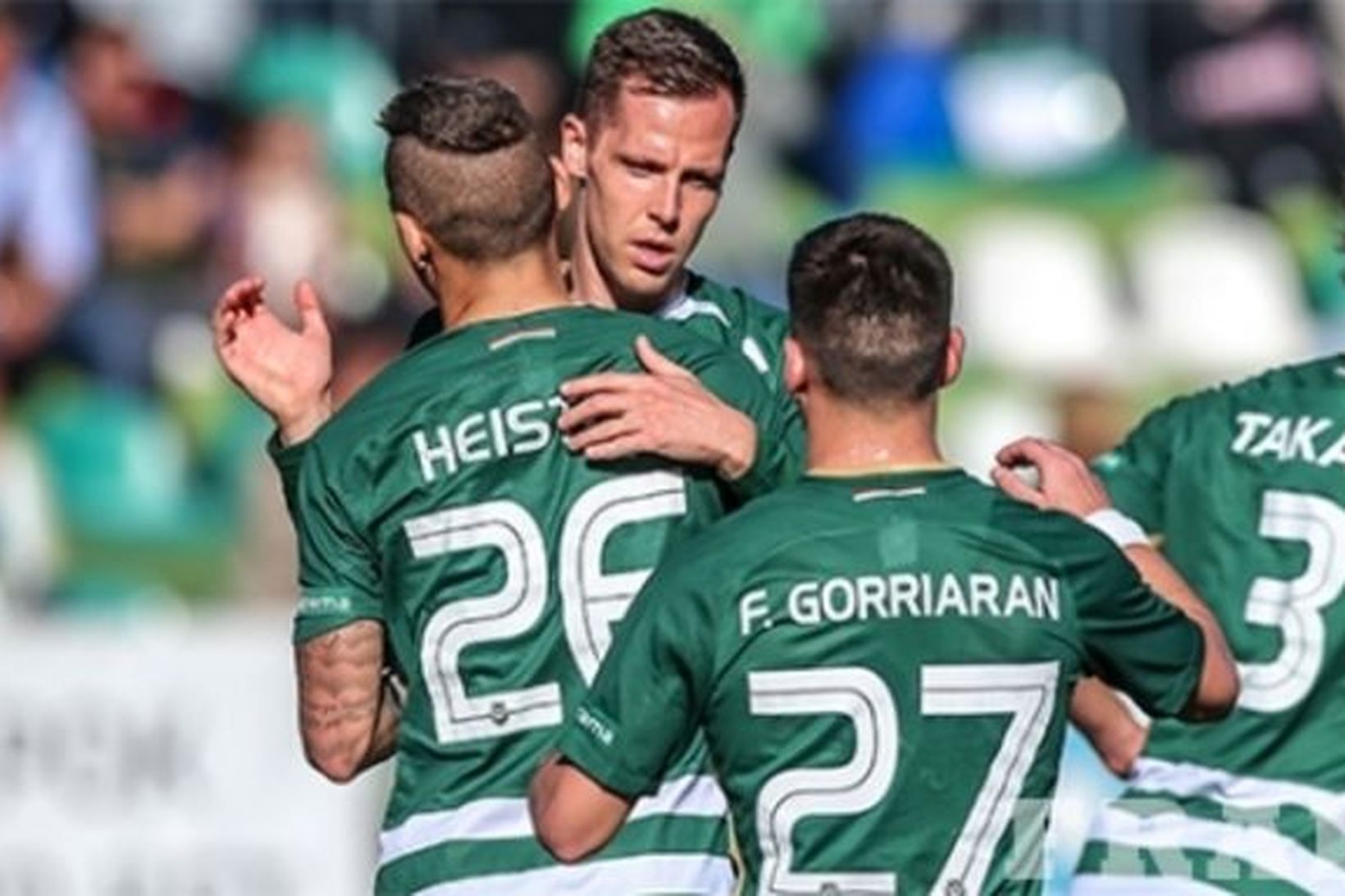 Kjartan Henry fagnar marki með Ferencvaros.