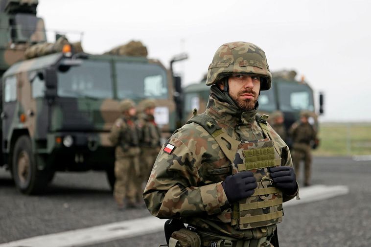 Photos: A large military force on the Reykjanes Peninsula - Iceland Monitor