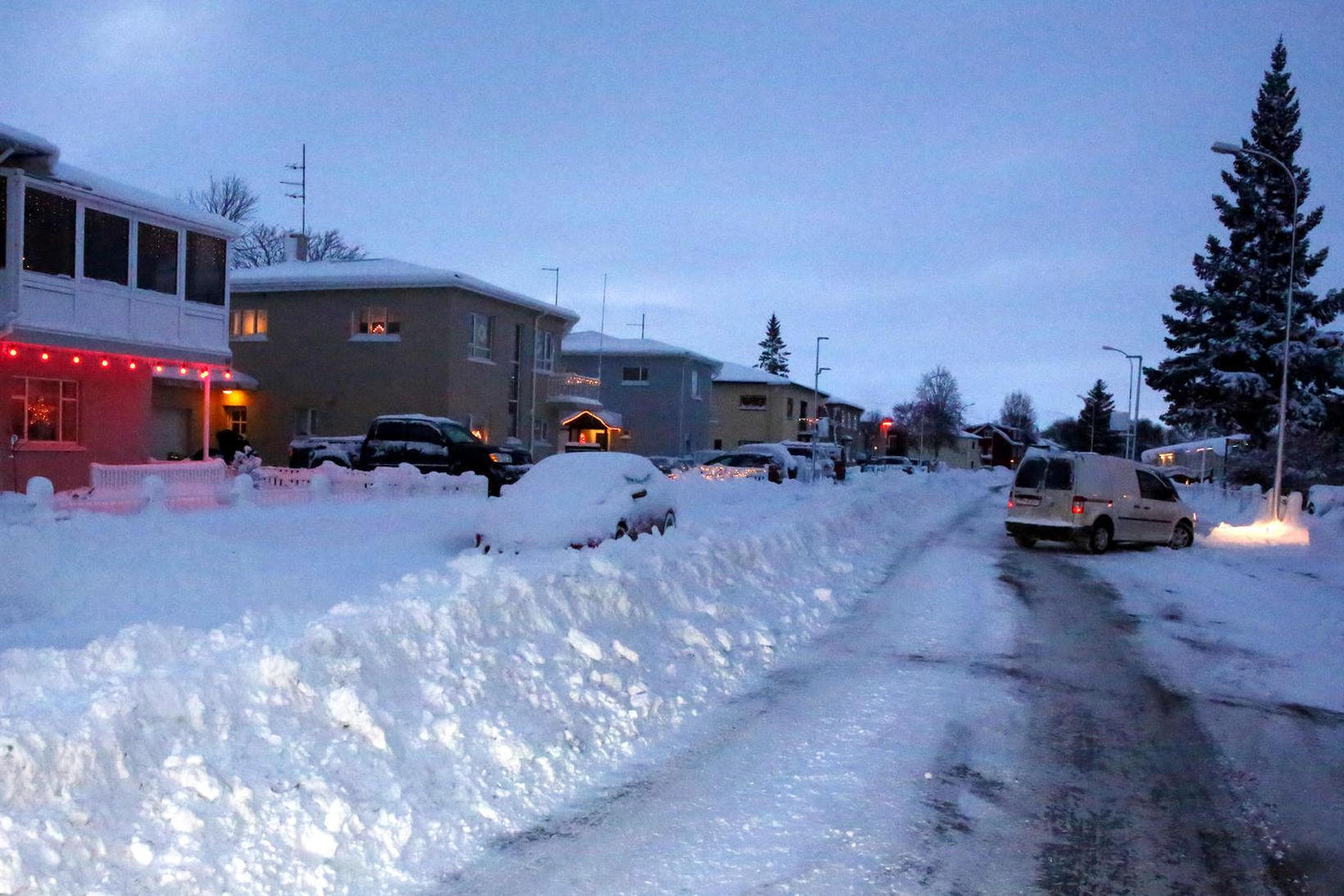 Skjálftinn fannst á Akureyri.