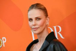 Suður-afríska leikkonan Charlize Theron lét í sér heyra varðandi brúðkaup Bezos og Sánchez.