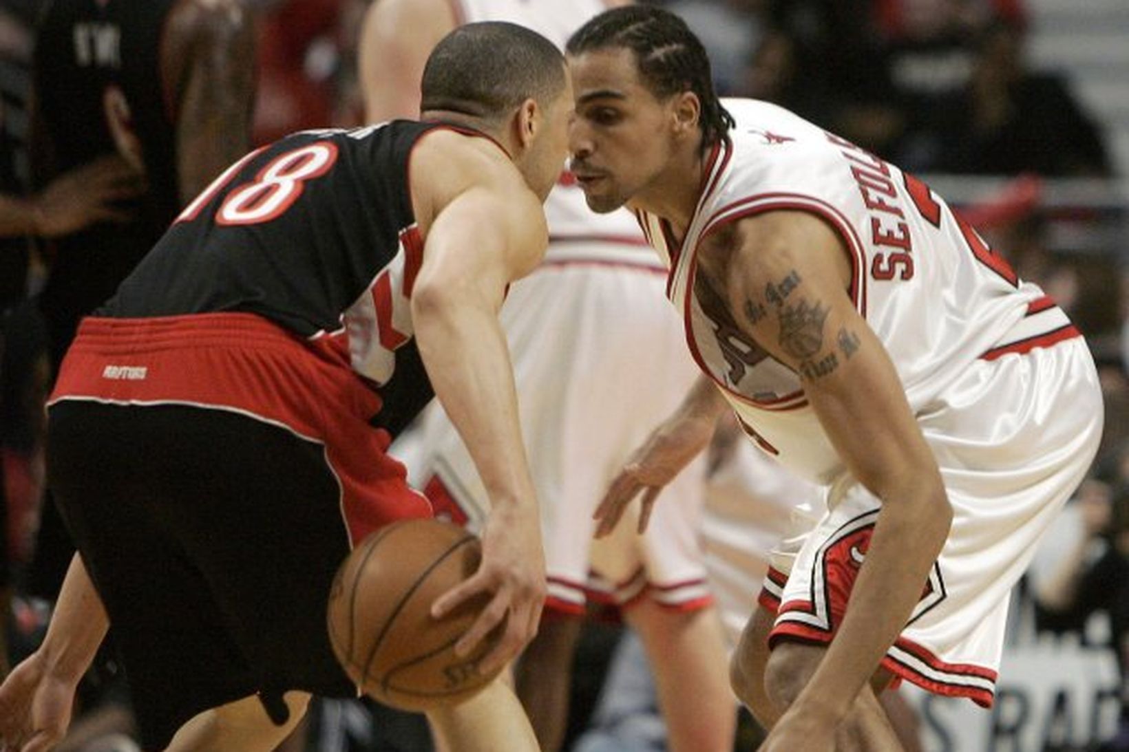 Thabo Sefolosha, leikmaður Chicago, í vörn.