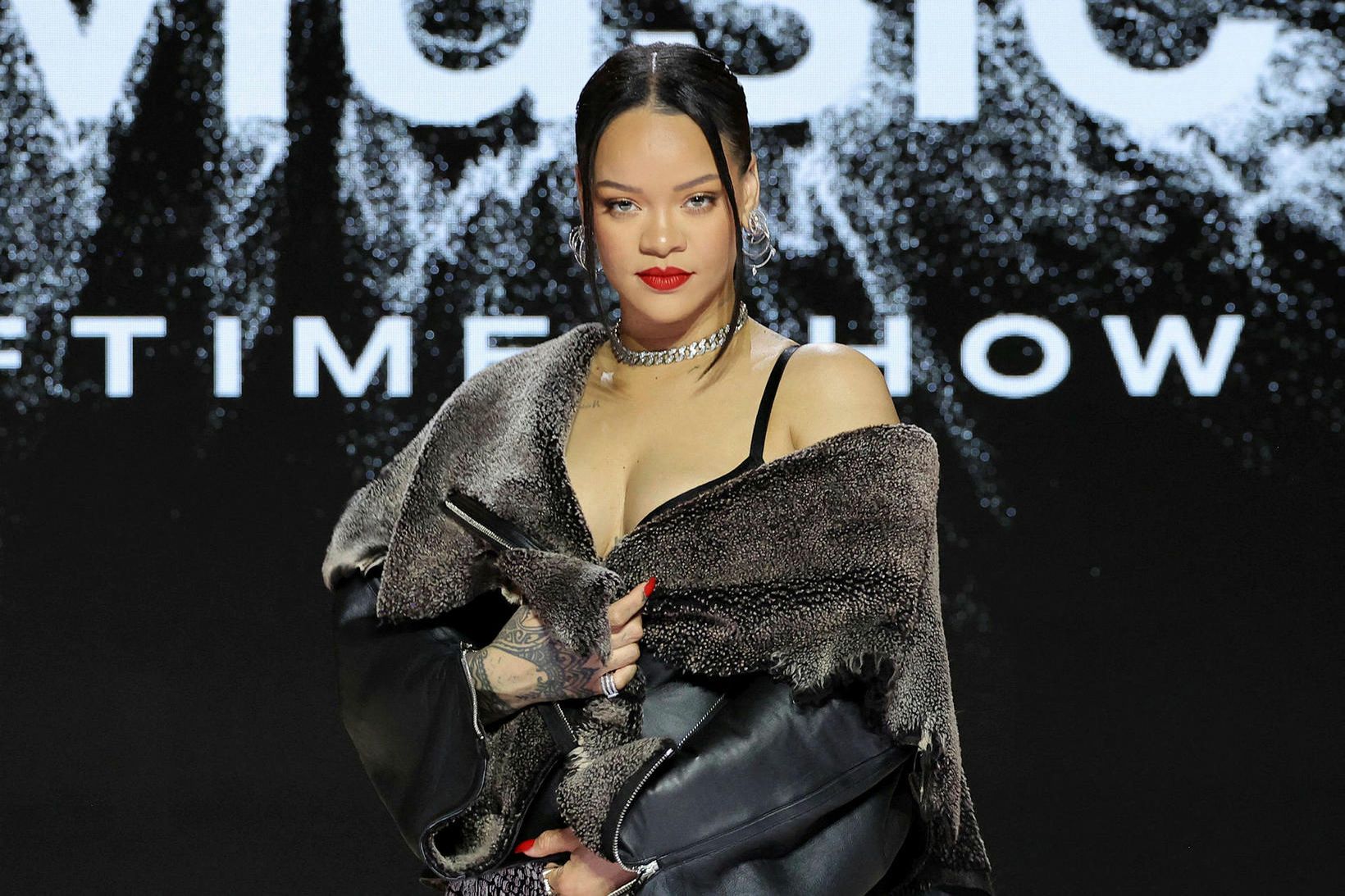 Tónlistarkonan Rihanna tilkynnti nýverið að hún ætti von á sínu …