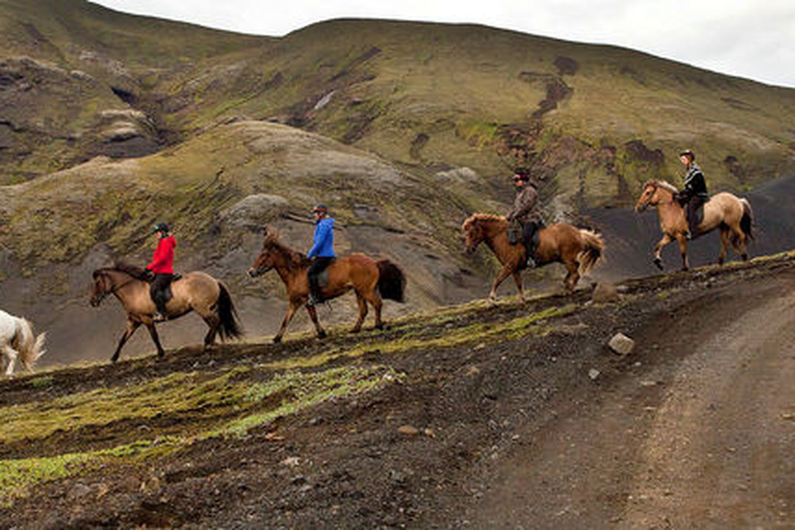 Kvennareið að Fjallabaki. Landslagið á friðlandinu er stórbrotið og fjölbreytt.