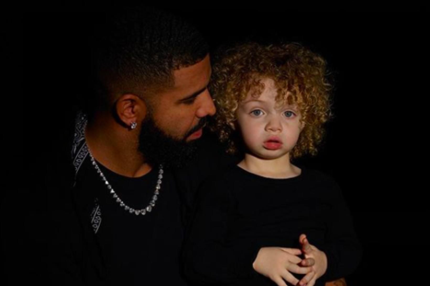 Drake og sonur hans Adonis.