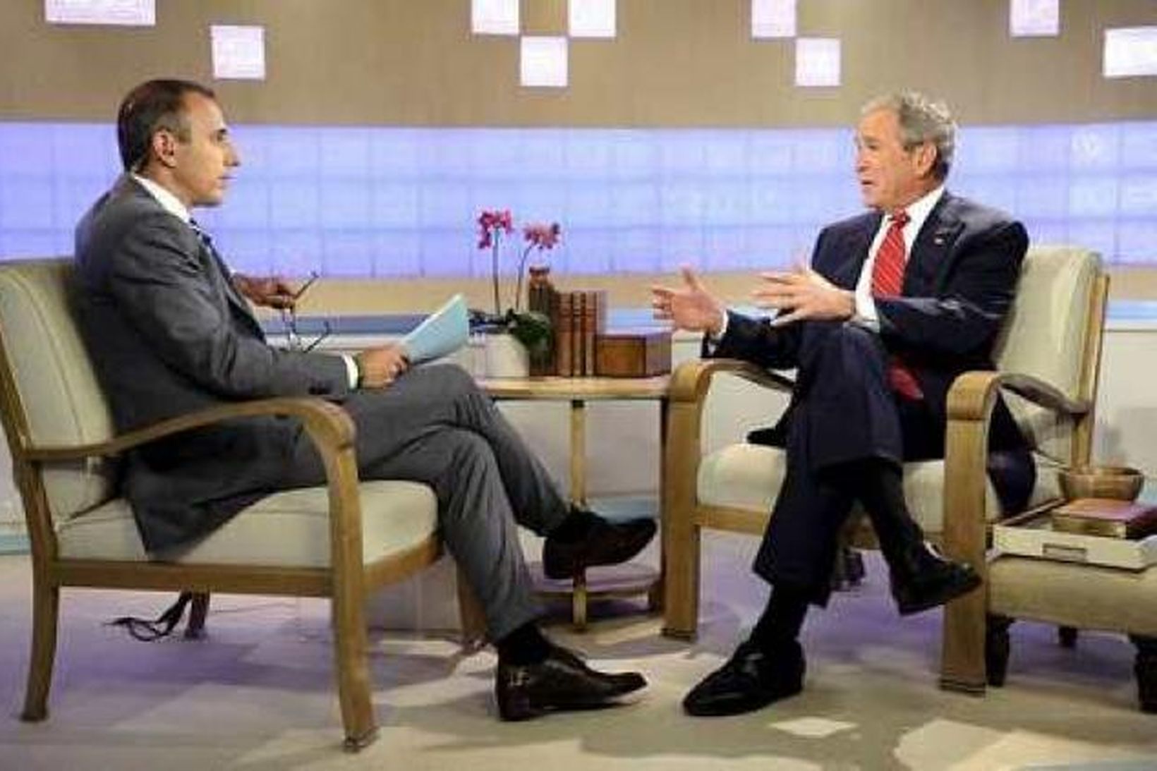 George W. Bush ræðir við sjónvarpsmanninn Matt Lauer um bók …