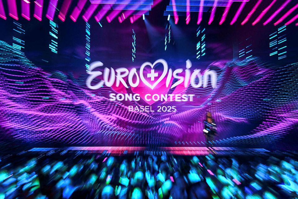 Seinni undankeppni Eurovision fer fram í Basel í kvöld.