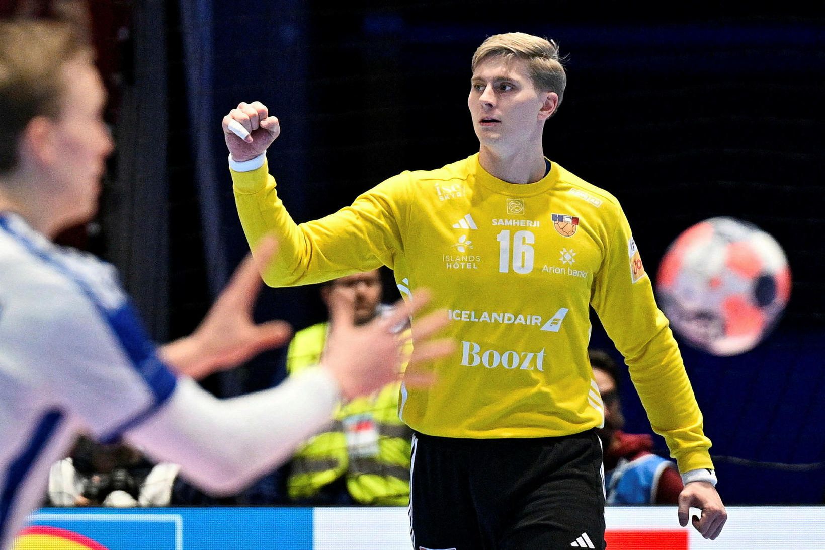 Viktor Gísli öflugur á Spáni