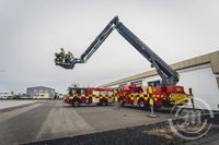 Slökkvuliðið tekur á móti nýjum körfubílun í Hfj 