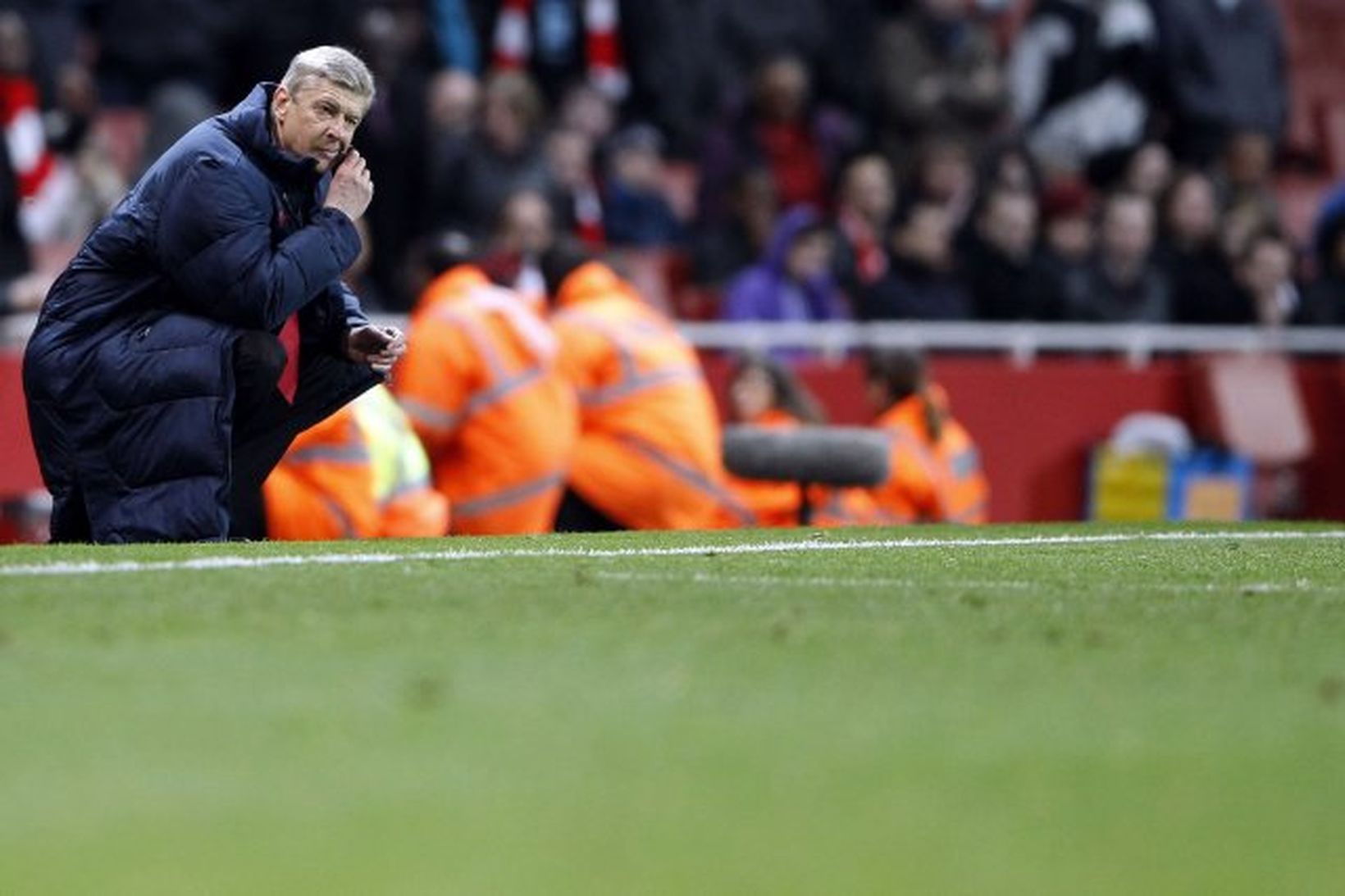 Arsene Wenger á Emirates Stadium í kvöld.