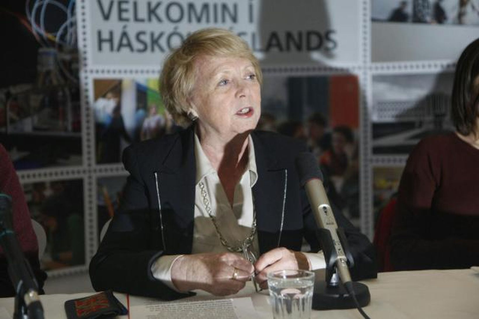 Vigdís Finnbogadóttir, fyrrverandi forseti Íslands, á blaðamannafundi í HÍ í …