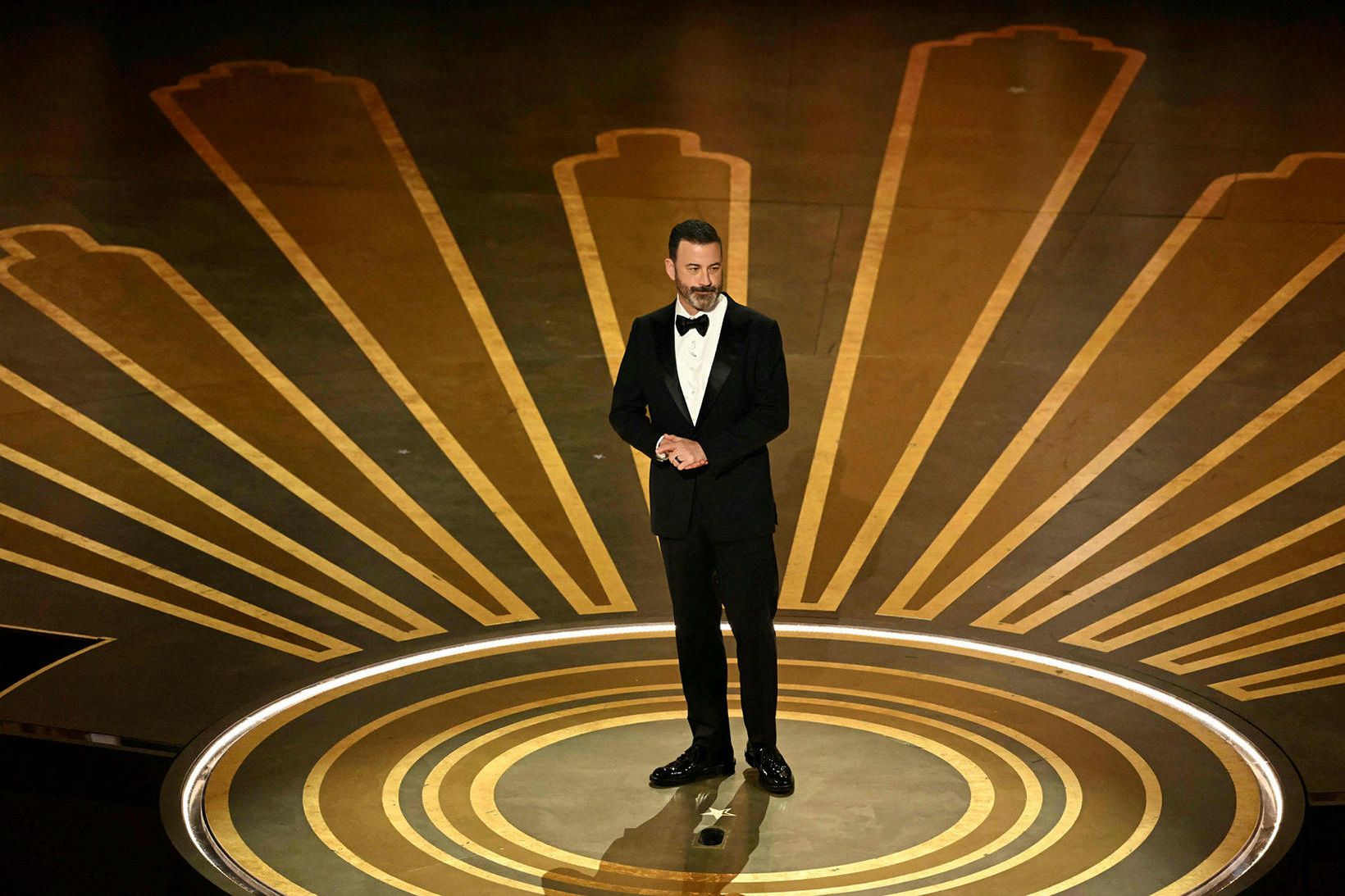 Jimmy Kimmel snýr aftur á svið Dolby-hallarinnar.