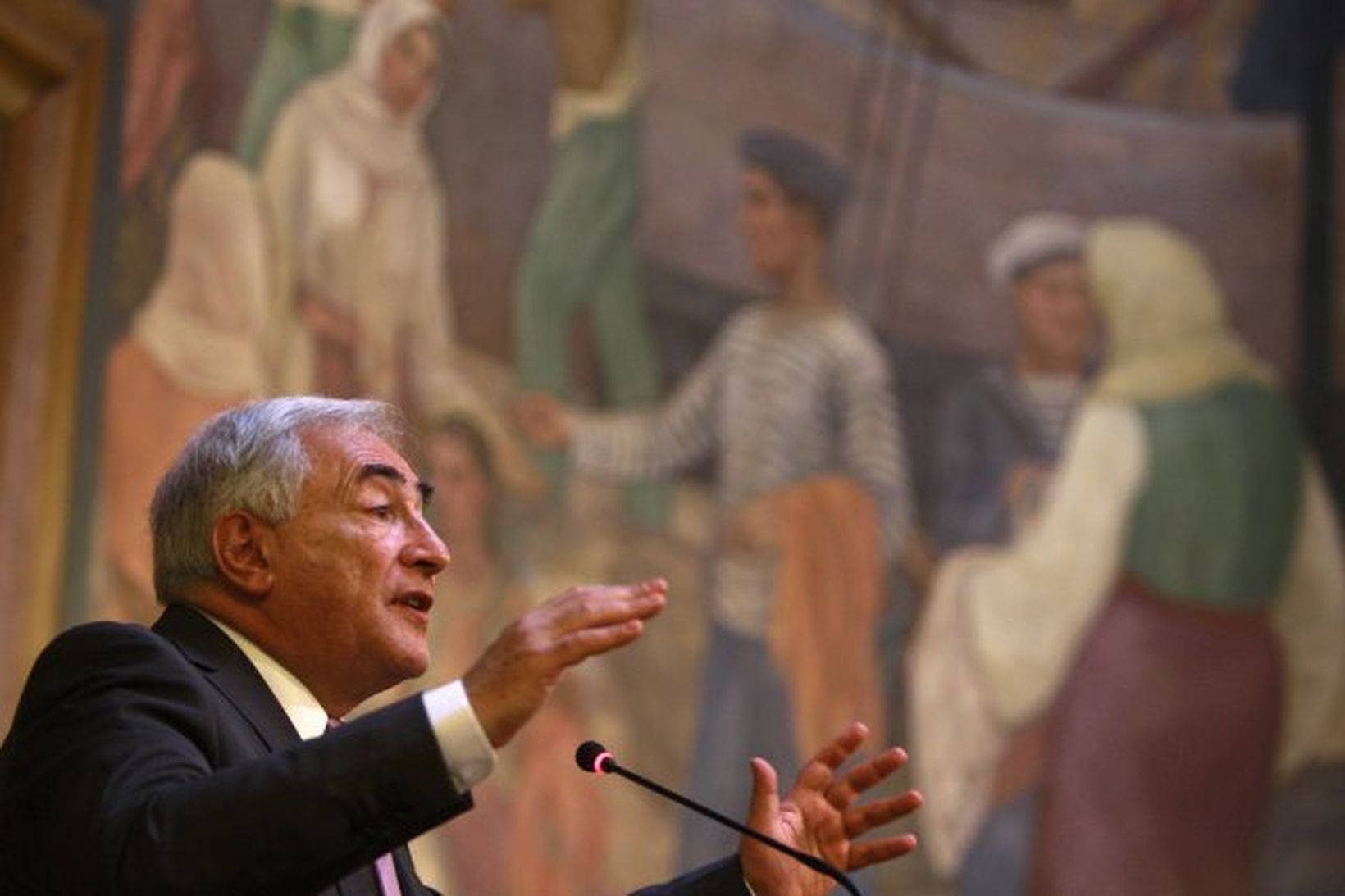 Dominique Strauss-Kahn í Rúmeníu í dag.