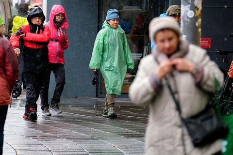 .Það verður víða rigning á landinu í dag.
