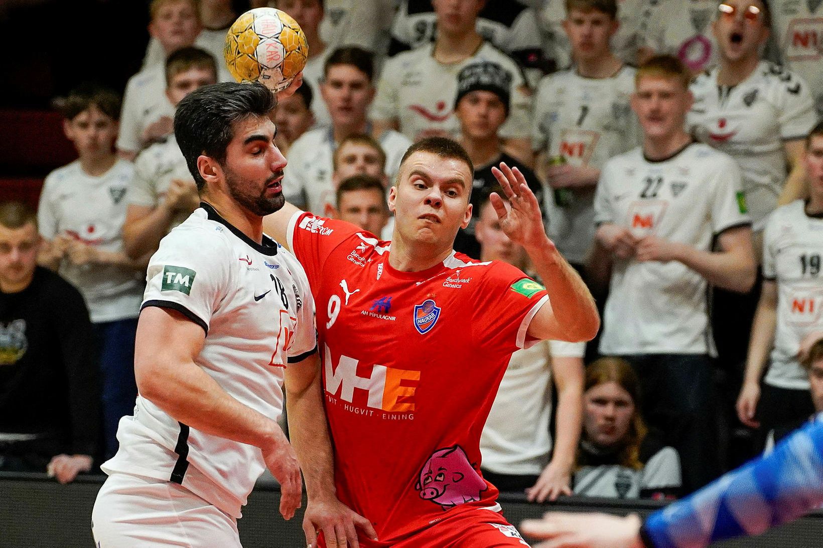 Sex íslensk mörg í Íslendingaslag