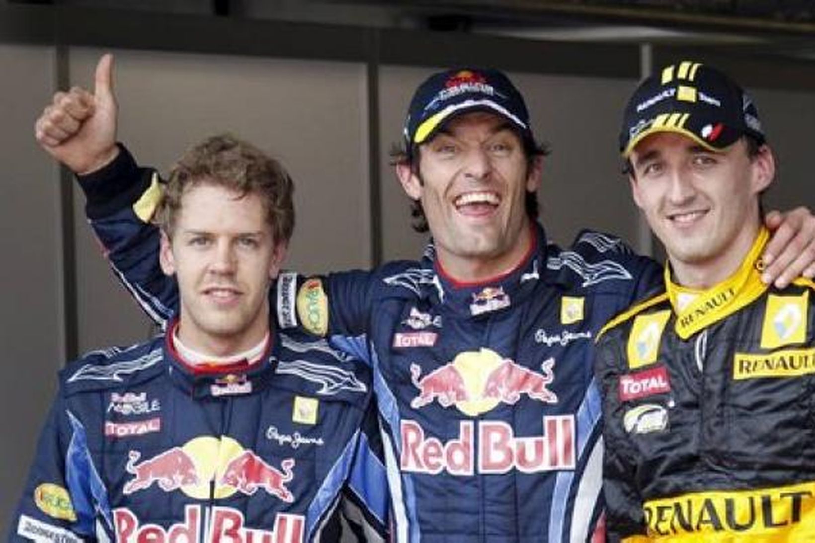 Webber fagnar pólnum í Mónakó, Vettel t.v. og Kubica t.h.