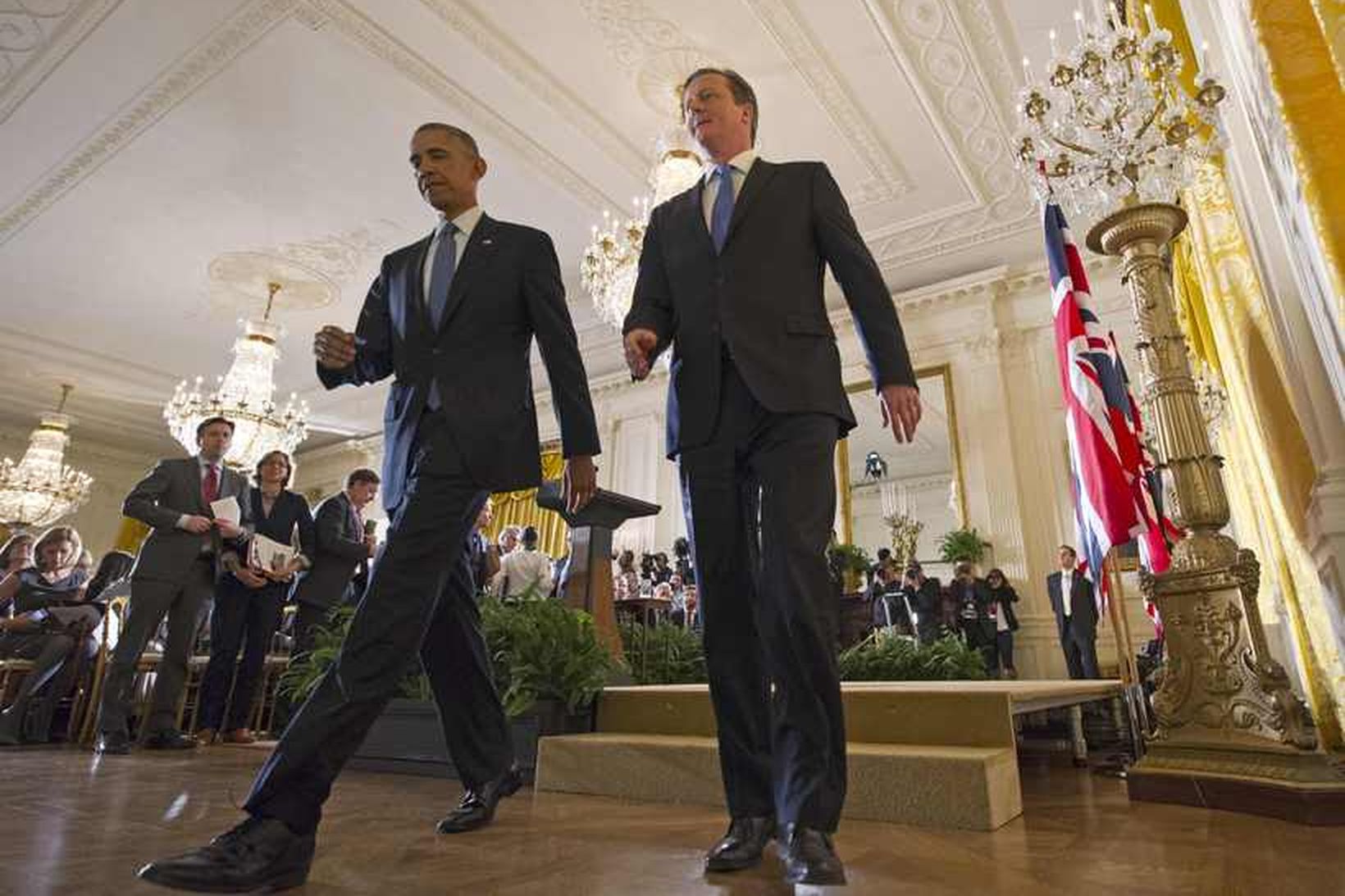 Barack Obama og David Cameron ræddu við blaðamenn í Hvíta …