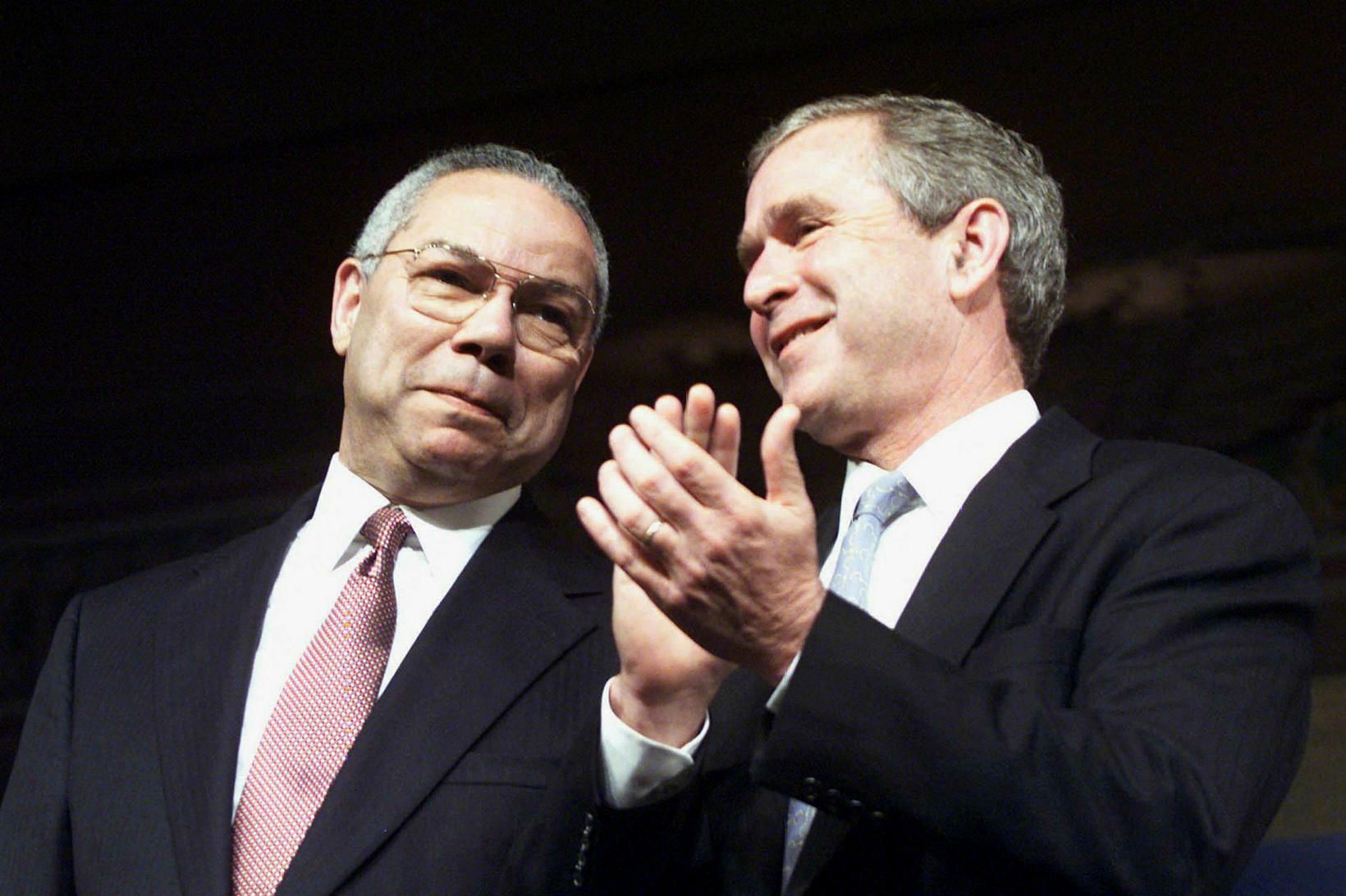 Colin Powell ásamt George W. Bush árið 2000.