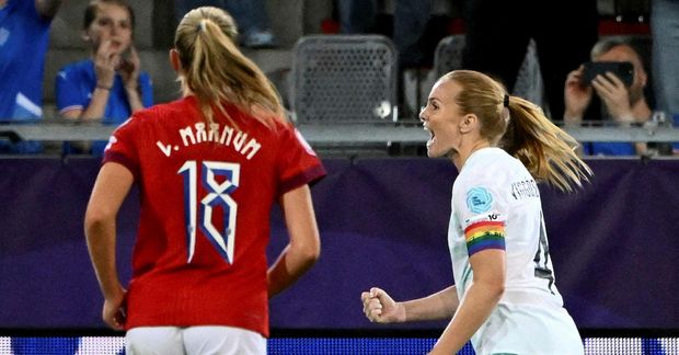 Glódís Perla Viggósdóttir fagnar marki sínu gegn Noregi.
