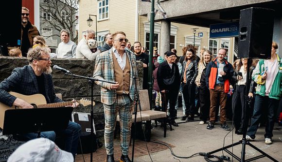 Myndir: Tvíhöfði skemmti gestum 