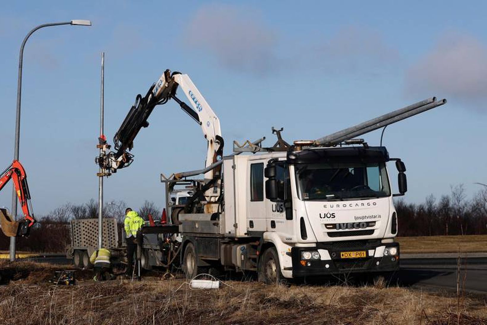 Viðgerðir Bilun hefur gert vart við sig í götulýsingu á …