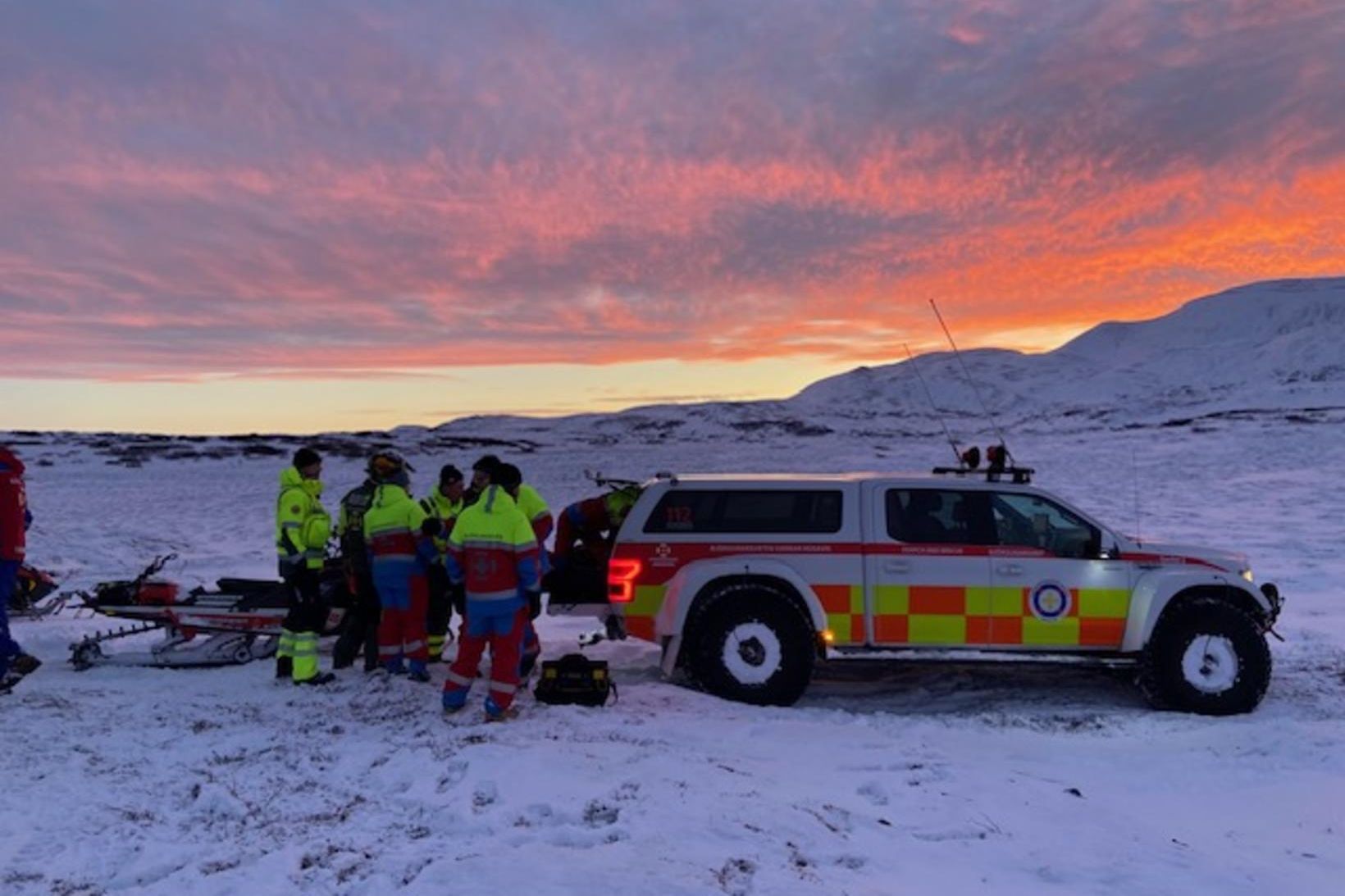 Aðgerðum lauk klukkan 19.